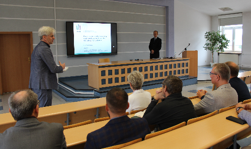 Spotkanie naukowe na Wydziale z Panem dr inż. Piotrem Michalakiem z AGH w Krakowie